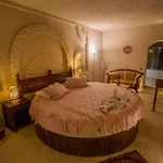 Hotel Hermes Cave