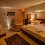 Hermes Cave Hotel