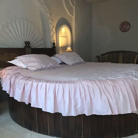 Hotel Hermes Cave 3*