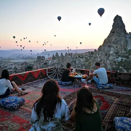 Hermes Cave Hotel 2*