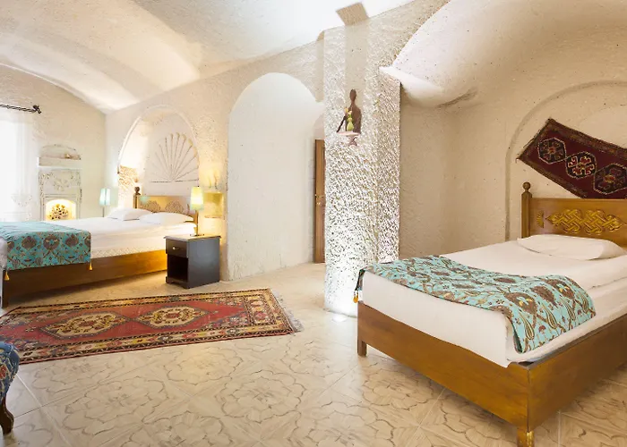 Hermes Cave فندق