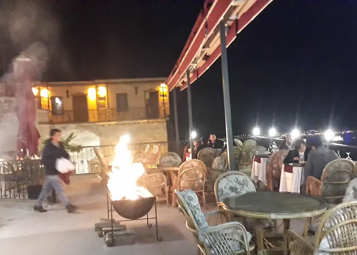 Hermes Cave فندق